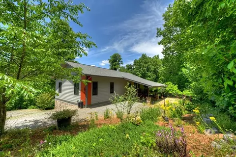 67 High Point Trl, Blue Ridge, GA 30513