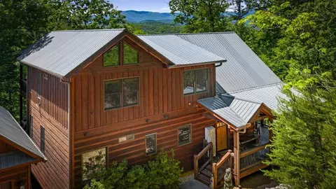 279 River Escape Dr, Ellijay, GA 30540