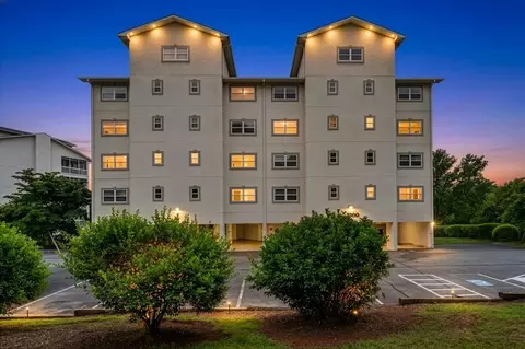 3221 Holland Ct, Young Harris, GA 30582