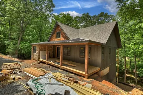 514 Shenendoa Dr, Ellijay, GA 30540