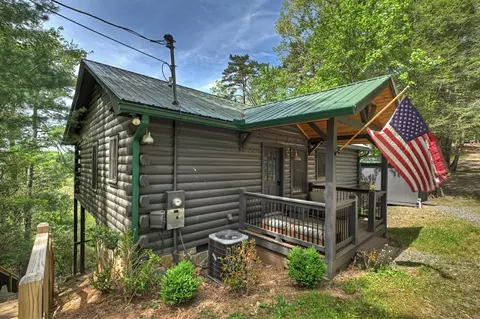 89 N Whitepath Cir, Ellijay, GA 30540