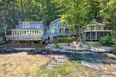 184 Grey Fox Trl, Ellijay, GA 30536