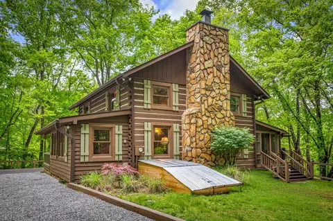 916 Old Cashes Valley Rd, Blue Ridge, GA 30513