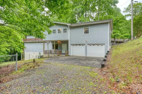 1066 Ridge Rd, Hiawassee, GA 30546