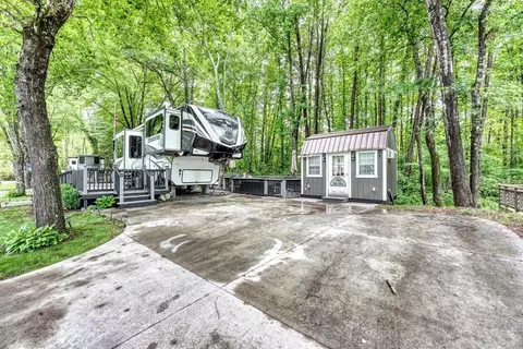 73 Moccasin Ln, Blairsville, GA 30512