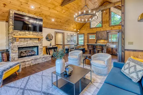 Living - 800 Wise Rd, Morganton, GA 30560 photo 5 of 10