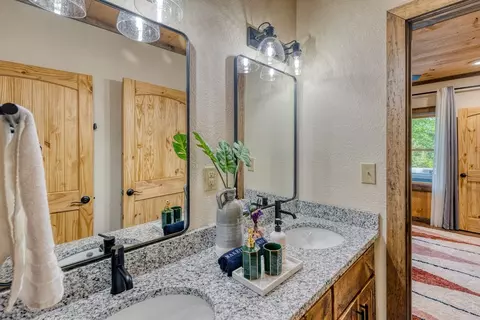 Bath - 800 Wise Rd, Morganton, GA 30560 photo 9 of 10