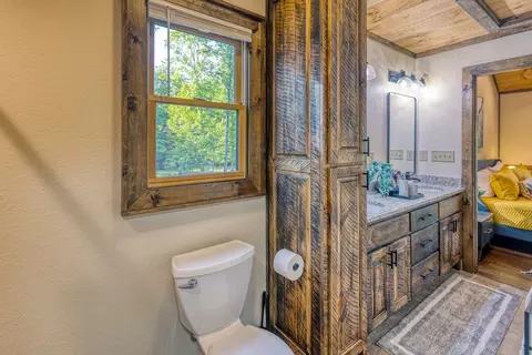 Bath - 800 Wise Rd, Morganton, GA 30560 photo 6 of 10