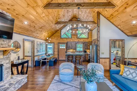 Living - 800 Wise Rd, Morganton, GA 30560 photo 8 of 10