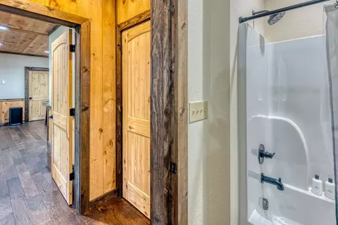 Bath - 800 Wise Rd, Morganton, GA 30560 photo 7 of 10