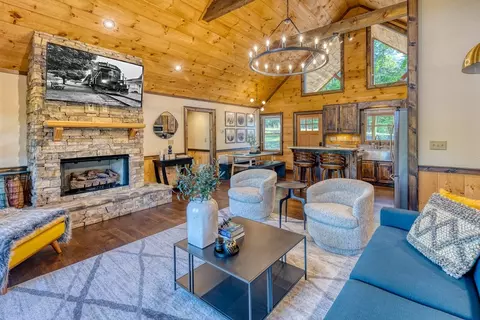 Living - 800 Wise Rd, Morganton, GA 30560 photo 1 of 10