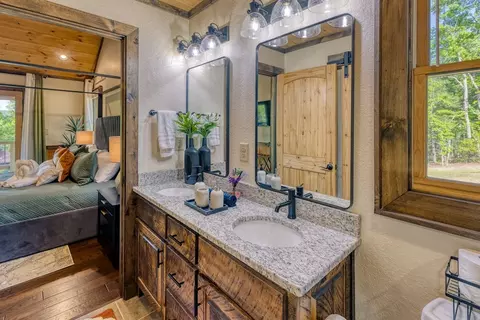 Bath - 800 Wise Rd, Morganton, GA 30560 photo 2 of 10