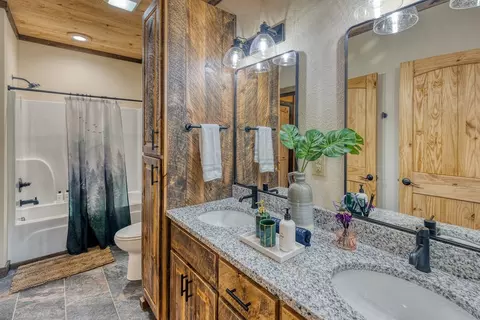 Bath - 800 Wise Rd, Morganton, GA 30560 photo 10 of 10
