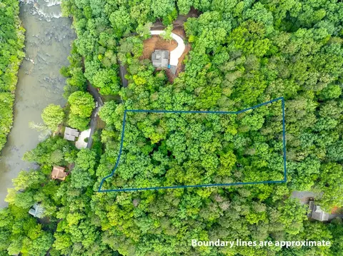 2601 Lt Parker Way, Ellijay, GA 30540