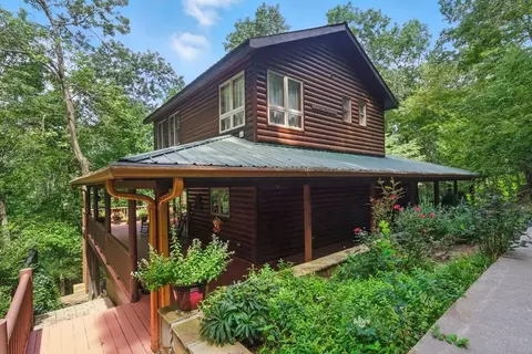 384 Mountain Laurel Dr, Ellijay, GA 30540