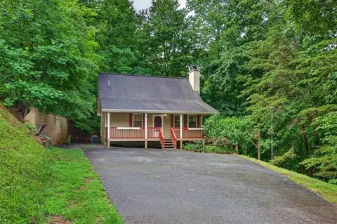 131 April Ln, Blairsville, GA 30512