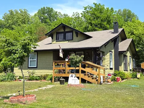 48 Fisher St, Andrews, NC 28901