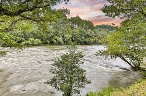 92 Fish Trap Rd, Mineral Bluff, GA 30559