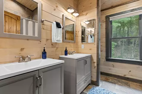 Bath - 91 River Rd, Cherry Log, GA 30522 photo 6 of 7