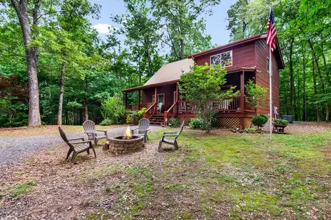 661 Evergreen Ln, Mineral Bluff, GA 30559