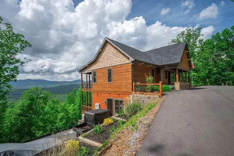 193 Pontoosuc Dr, Mineral Bluff, GA 30559