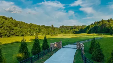 5260 Hardscrabble Rd, Mineral Bluff, GA 30559