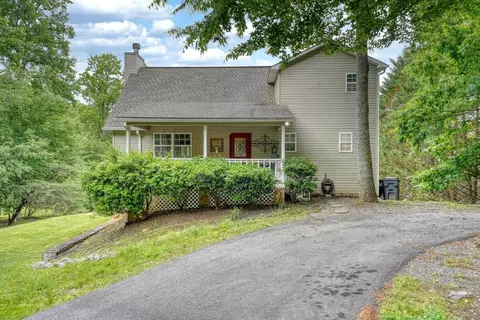 6744 Wood Lake Cir, Young Harris, GA 30582