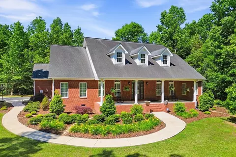 310 SE Gaines Rd, Dalton, GA 30721