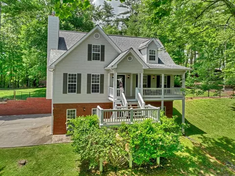 94 Old Place Dr, Blue Ridge, GA 30513