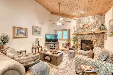Living - 280 Fox Trot Ln, Murphy, NC 28906 photo 1 of 4