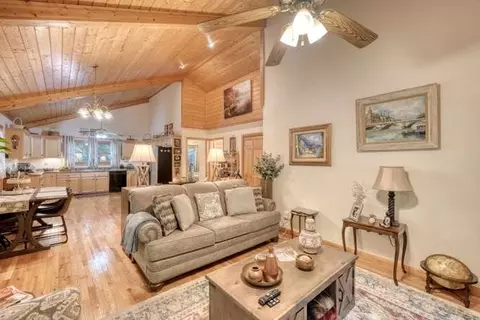 Living - 280 Fox Trot Ln, Murphy, NC 28906 photo 4 of 4