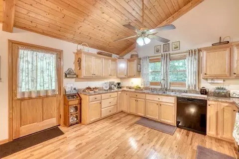 Kitchen - 280 Fox Trot Ln, Murphy, NC 28906 photo 3 of 4