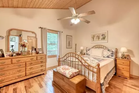 Bedroom - 280 Fox Trot Ln, Murphy, NC 28906 photo 4 of 5