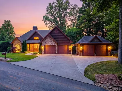 1748 Harris Ridge Rd, Young Harris, GA 30582
