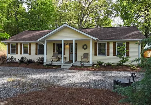 61 Bradley St, Blue Ridge, GA 30513