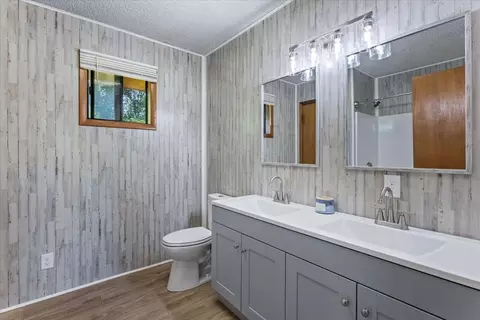 Bath - 321 Sunrise St, Murphy, NC 28906 photo 1 of 4