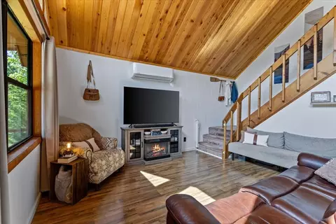 Living - 321 Sunrise St, Murphy, NC 28906 photo 1 of 3