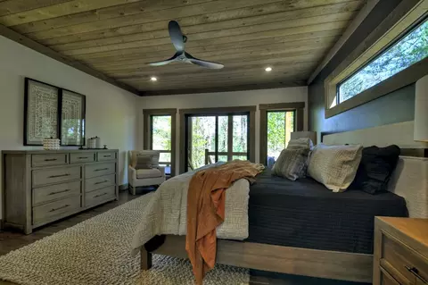 Bedroom - 2454 Forge Mill Rd, Morganton, GA 30560 photo 2 of 5