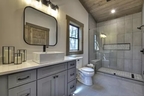 Bath - 2454 Forge Mill Rd, Morganton, GA 30560 photo 6 of 8