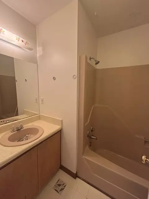 Bath - 117 Mauney St, Murphy, NC 28906 photo 2 of 2