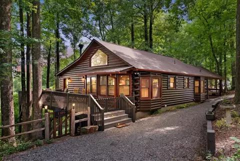 1189 Walnut Rdg, Ellijay, GA 30536
