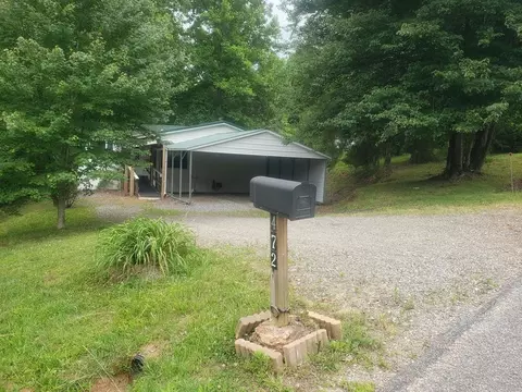 472 Barnard Rd, Hayesville, NC 28904