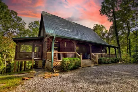 210 Indian Lake Rd, Mineral Bluff, GA 30559