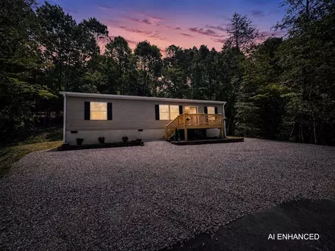 101 Sawyer Ridge Ln, Hayesville, NC 28904