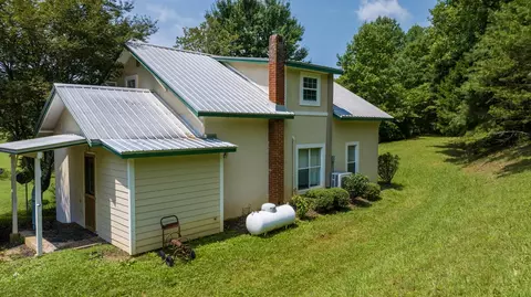 Exterior - 805 Bethabara Rd, Hayesville, NC 28904 photo 41 of 43
