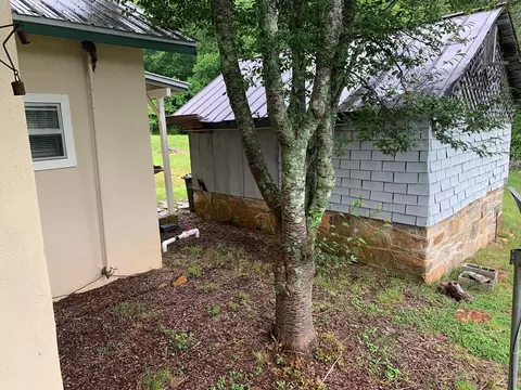 Exterior - 805 Bethabara Rd, Hayesville, NC 28904 photo 18 of 43