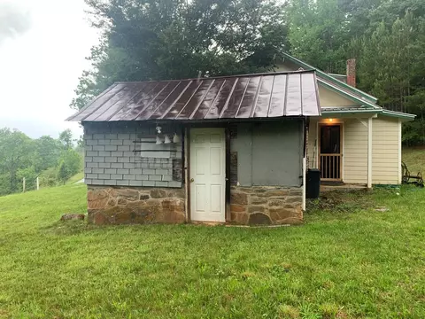 Exterior - 805 Bethabara Rd, Hayesville, NC 28904 photo 22 of 43