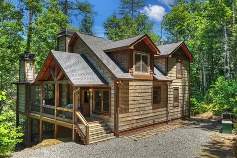 510 Gallery Ct, Ellijay, GA 30540