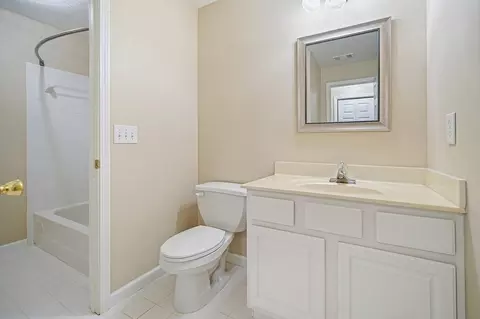 Bath - 309 Summit Dr, Jasper, GA 30143 photo 8 of 9
