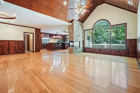 Living - 309 Summit Dr, Jasper, GA 30143 photo 4 of 14
